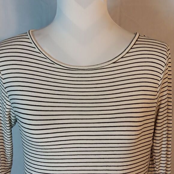 Live In The Moment Striped Top - Picture 2 of 5